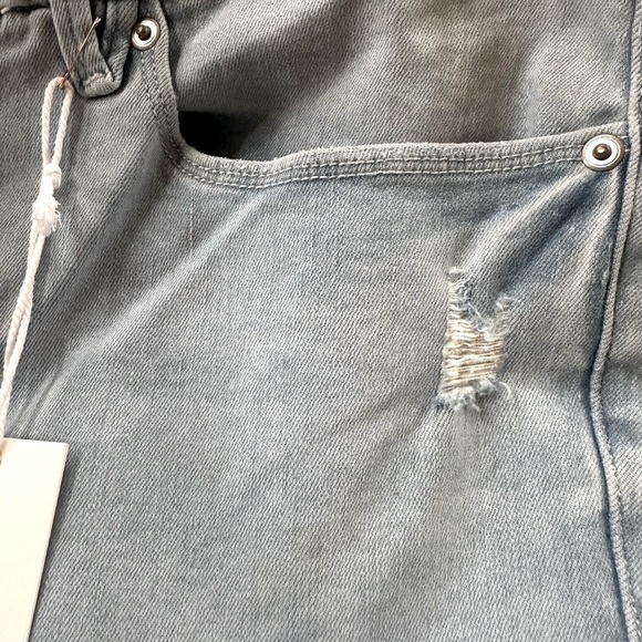 Good American Always Fits Good Legs Flare Distressed Lt Blue Wash Size 14-18 NWT - Picture 12 of 16